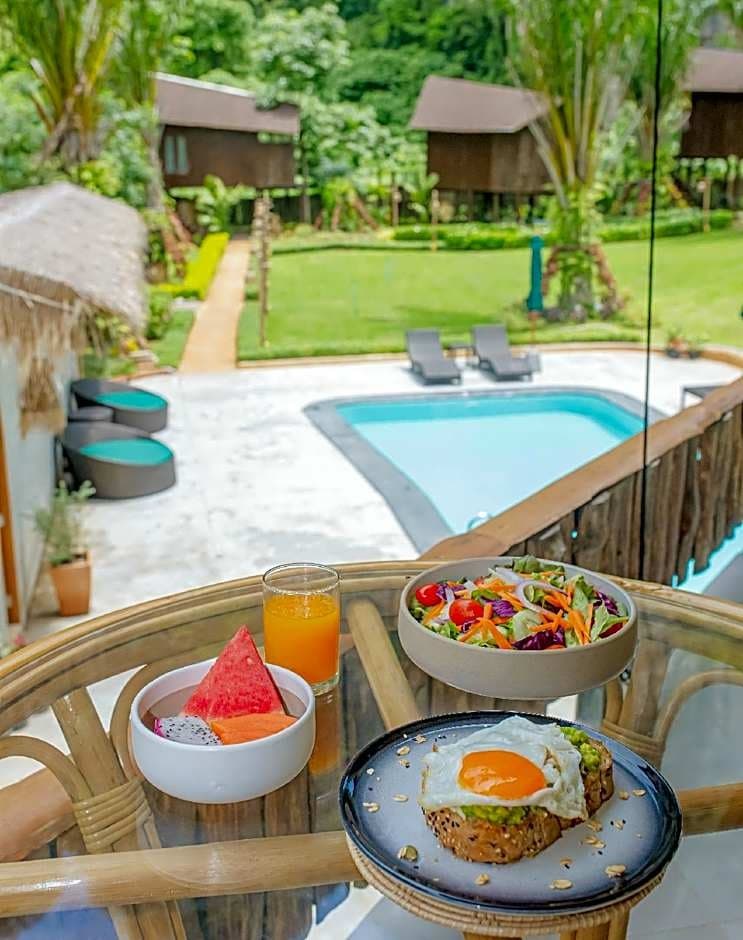The Sober Awkward Thailand Retreat - Hosted By Victoria Vanstone and Sober Dave photo 5